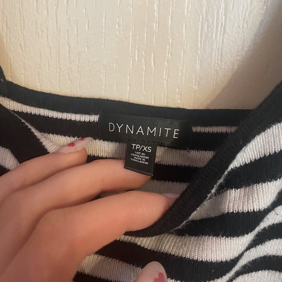 Dynamite crop top size Xs but fits like a small🤍🖤 - Picture 2 of 2